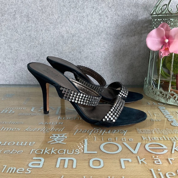 Pelle Moda Slip-on Rhinestone 8.5 Heels - Picture 2 of 6